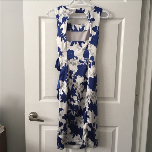 Le chateau silk dress - Picture 2 of 3